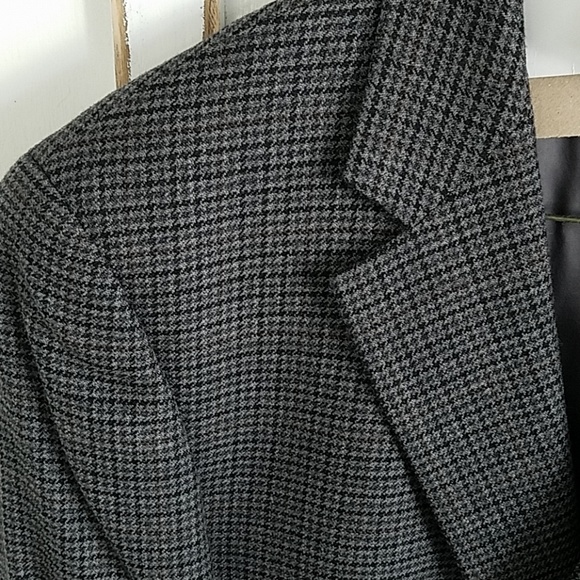 Men's Jacket - Picture 3 of 3